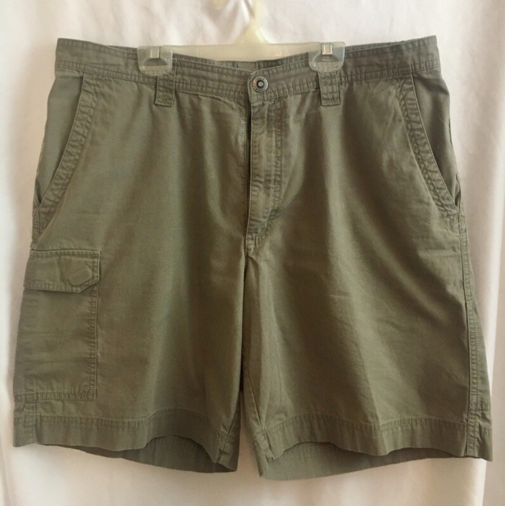 Columbia Olive-drab khaki cargo outdoors shorts